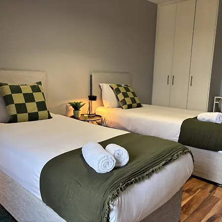 Leevin Center 3* Dublin