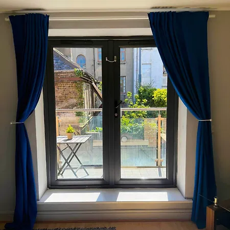 Leevin Center 3* Dublin