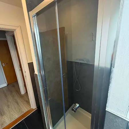 Leevin Center شقة فندقية 3*