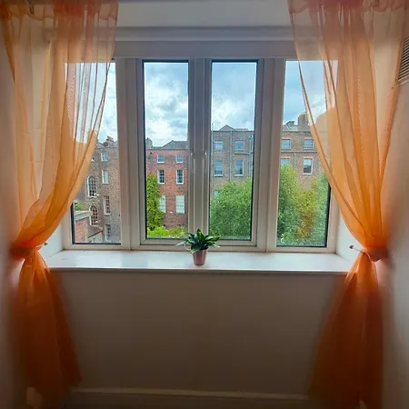 Leevin Center 3* Dublin