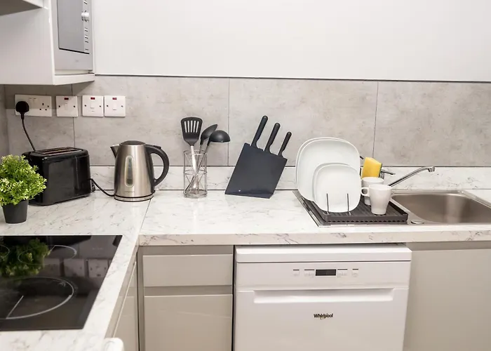 Leevin Center Aparthotel 3*